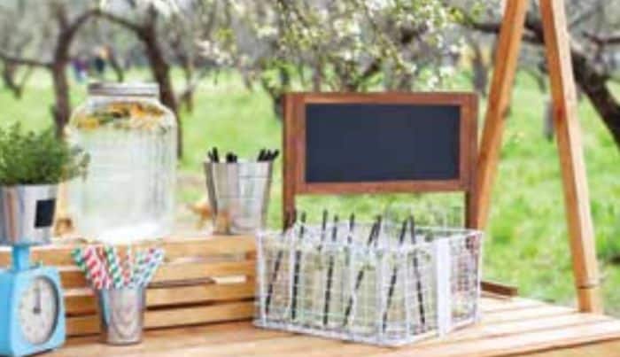 How to build an outdoor bar feature
